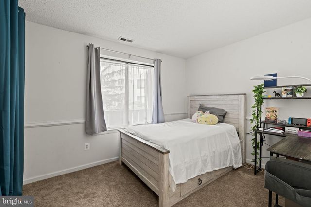 5302-A ABERDEEN DR, Mount Laurel, NJ 08054