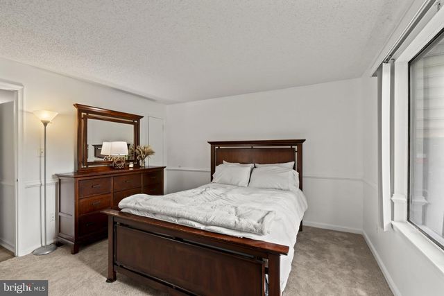 5302-A ABERDEEN DR, Mount Laurel, NJ 08054