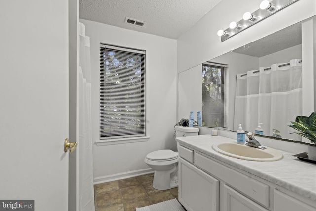 5302-A ABERDEEN DR, Mount Laurel, NJ 08054