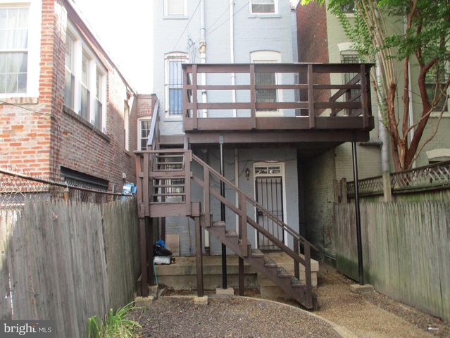826 5TH ST NE, Washington, DC 20002