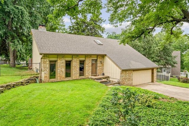 6908 Millridge Street, Shawnee, KS 66218