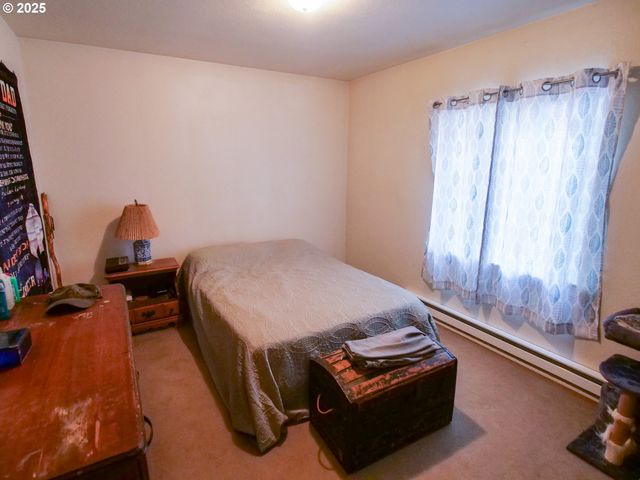 154 N 5TH St, St Helens, OR 97051