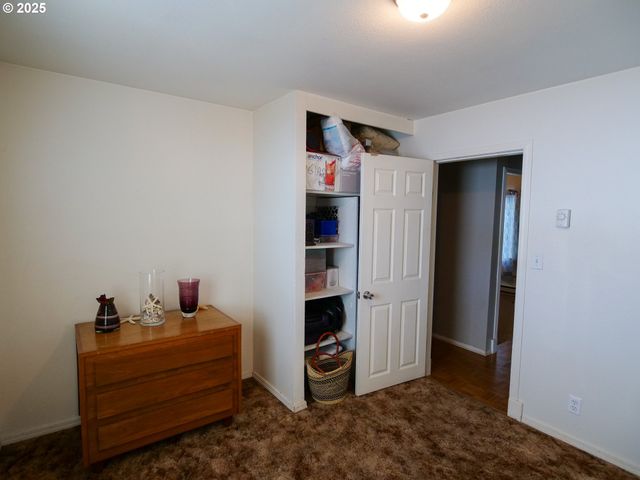 154 N 5TH St, St Helens, OR 97051