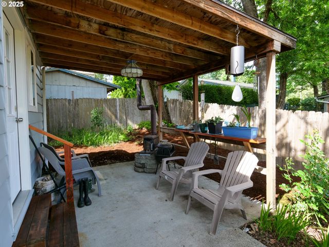 154 N 5TH St, St Helens, OR 97051