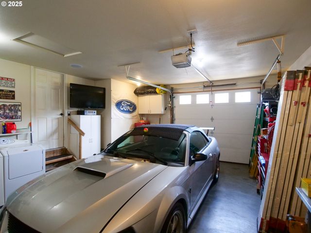 154 N 5TH St, St Helens, OR 97051