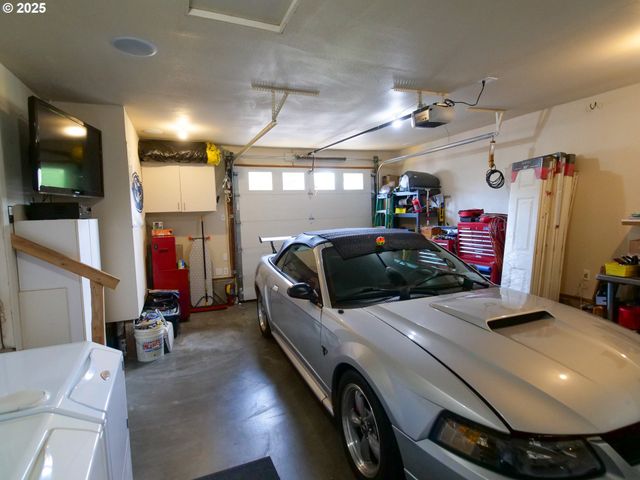 154 N 5TH St, St Helens, OR 97051