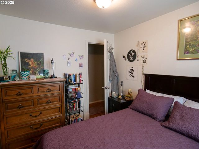 154 N 5TH St, St Helens, OR 97051