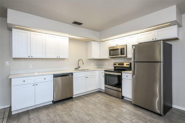 104 LIGHTER LOG LANE, Auburndale, FL 33823