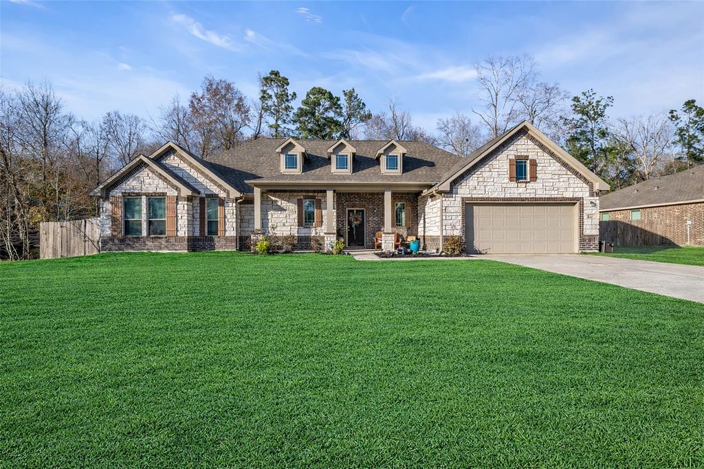 446 Road 66111, Dayton, TX 77535