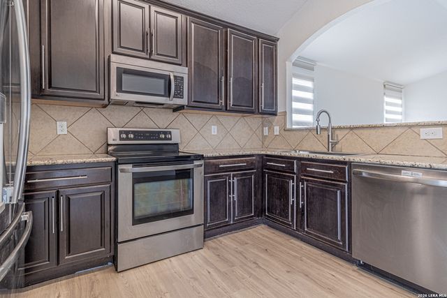 7502 COPPER LK, Converse, TX 78109