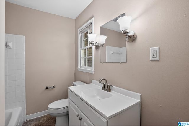 825 FOWLER CR, Birmingham, AL 35215