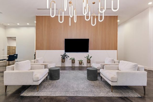 1510 Demonbreun St Apt 706, Nashville, TN 37203