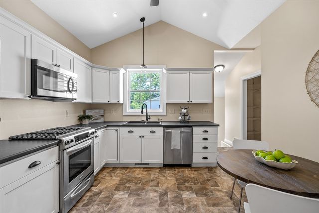 716 8th Street SW, Cedar Rapids, IA 52404