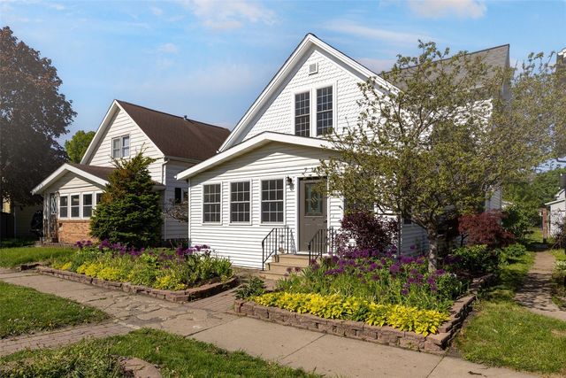 716 8th Street SW, Cedar Rapids, IA 52404