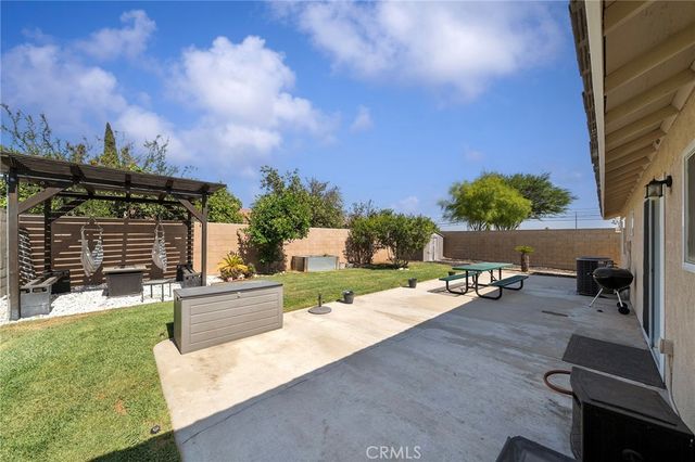 8871 Grace Street, Fontana, CA 92335