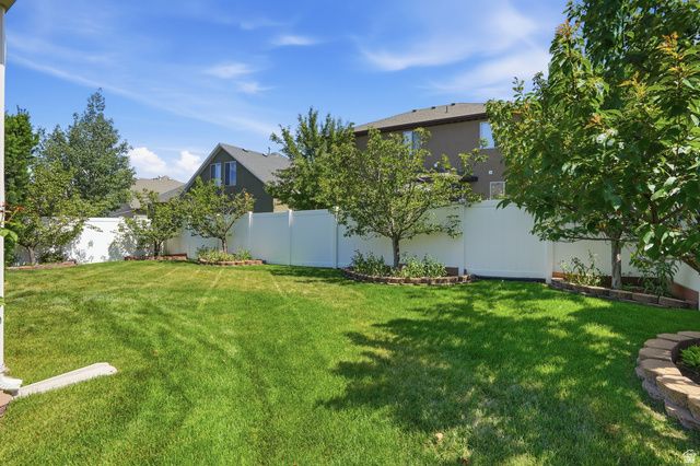 7063 W DRY SYCAMORE LN, West Jordan, UT 84081