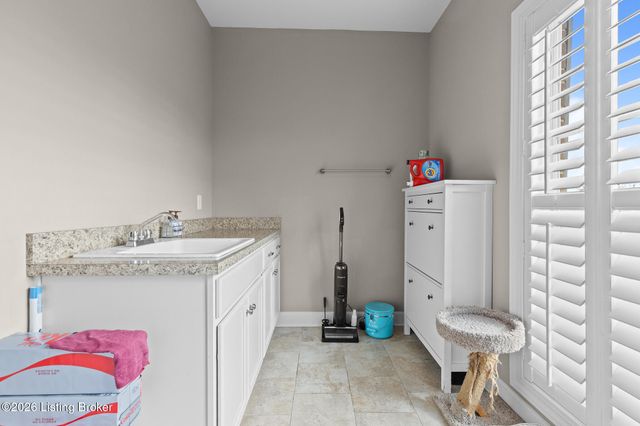 1612 Church Side Dr, Goshen, KY 40026