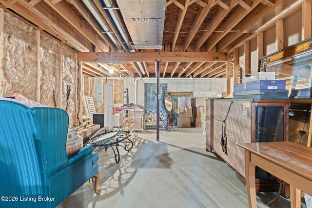 1612 Church Side Dr, Goshen, KY 40026