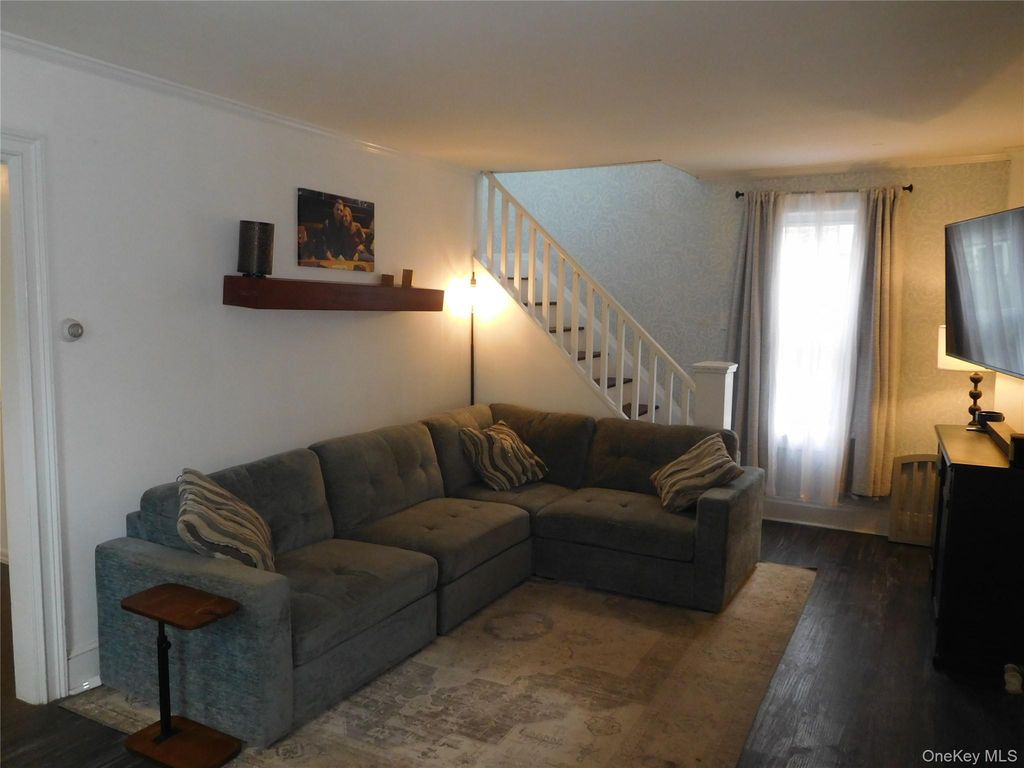 202 Linden Street, Rockville Centre, NY 11570 — photo 2