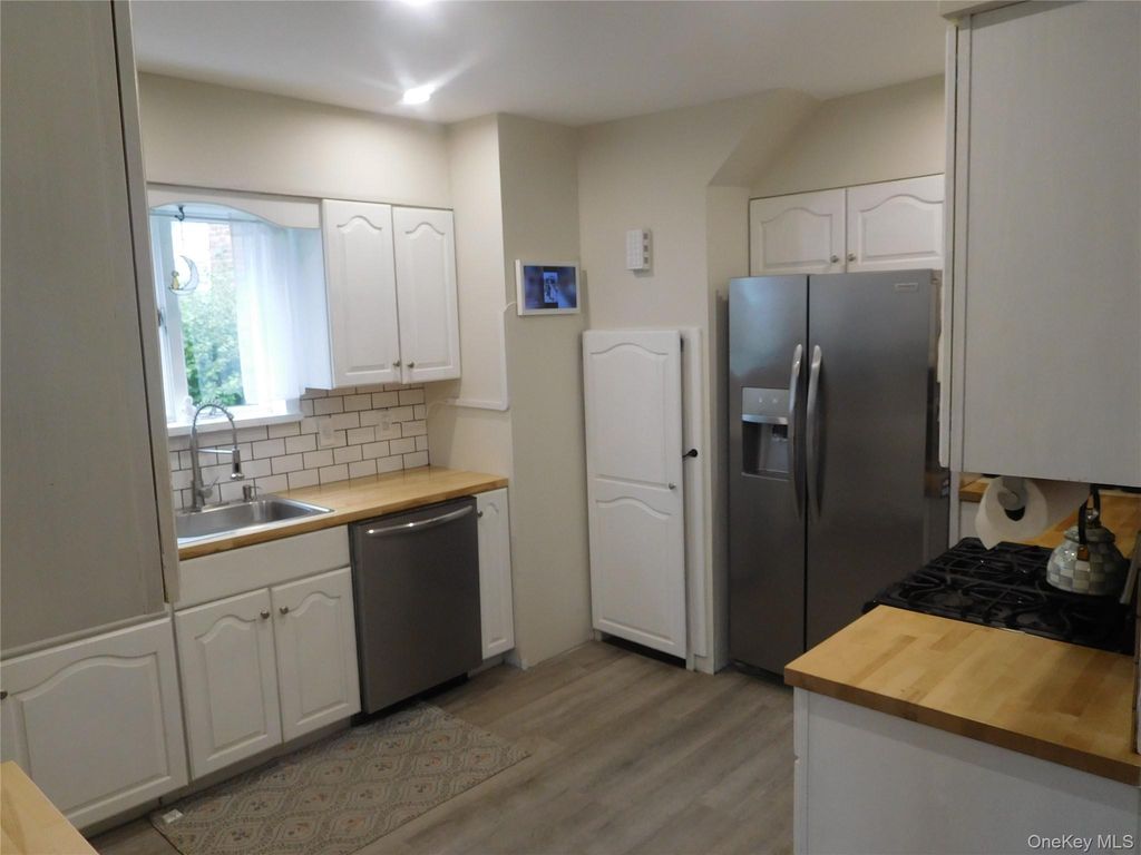 202 Linden Street, Rockville Centre, NY 11570 — photo 5