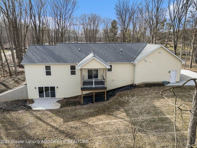 917 Chickasaw Drive, Mason, MI 48854