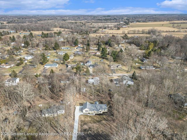 917 Chickasaw Drive, Mason, MI 48854