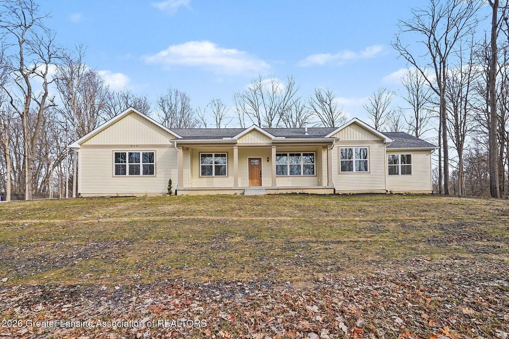 917 Chickasaw Drive, Mason, MI 48854