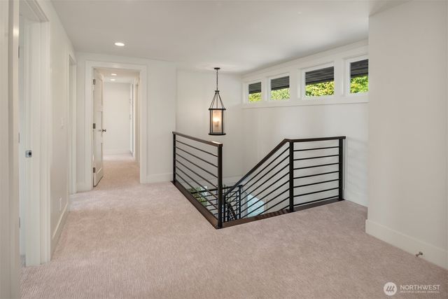 4600 92nd Avenue NE, Yarrow Point, WA 98004
