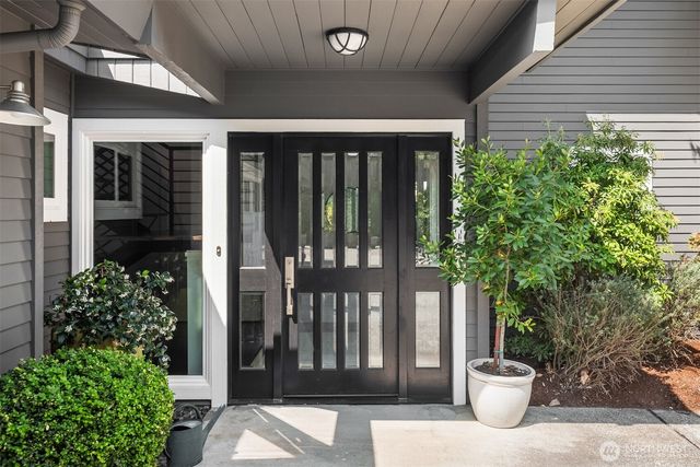 4600 92nd Avenue NE, Yarrow Point, WA 98004