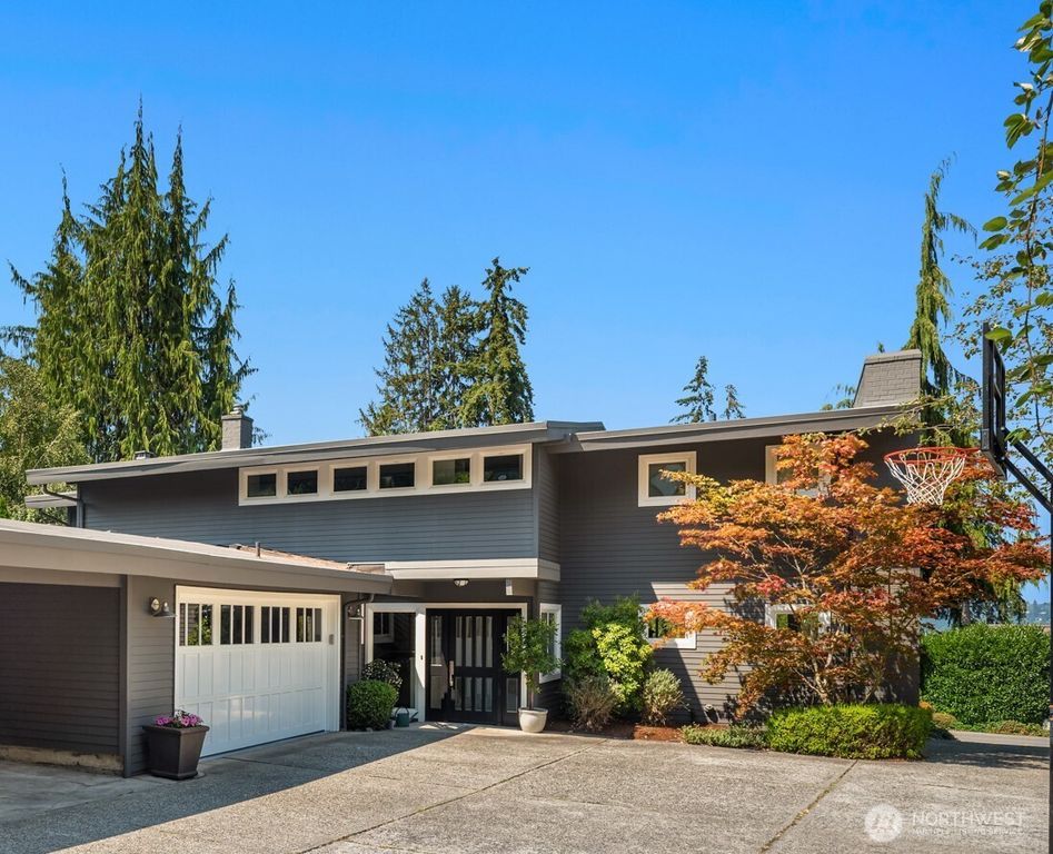 4600 92nd Avenue NE, Yarrow Point, WA 98004