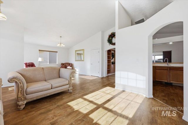 829 Bristol, Nampa, ID 83651