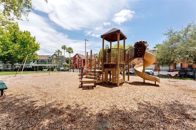 9714 LAKE CHASE ISLAND WAY, Tampa, FL 33626