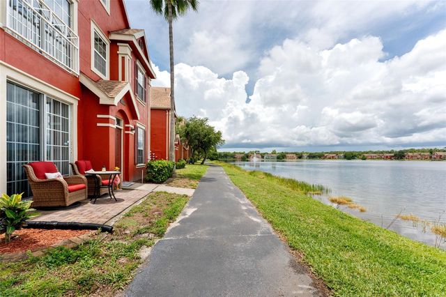 9714 LAKE CHASE ISLAND WAY, Tampa, FL 33626