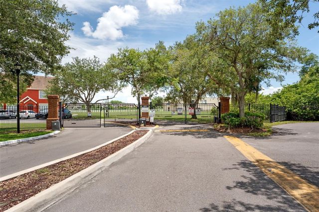 9714 LAKE CHASE ISLAND WAY, Tampa, FL 33626
