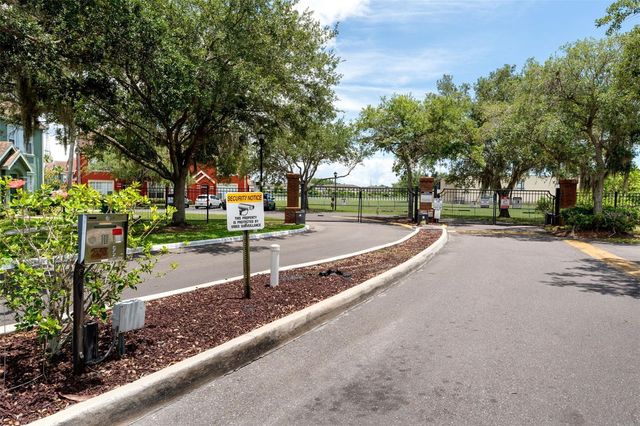 9714 LAKE CHASE ISLAND WAY, Tampa, FL 33626