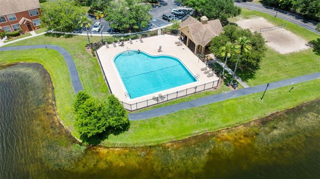 9714 LAKE CHASE ISLAND WAY, Tampa, FL 33626