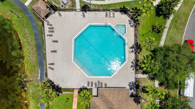 9714 LAKE CHASE ISLAND WAY, Tampa, FL 33626
