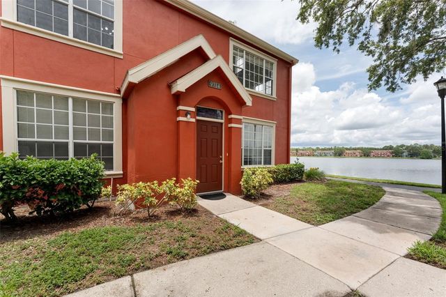 9714 LAKE CHASE ISLAND WAY, Tampa, FL 33626