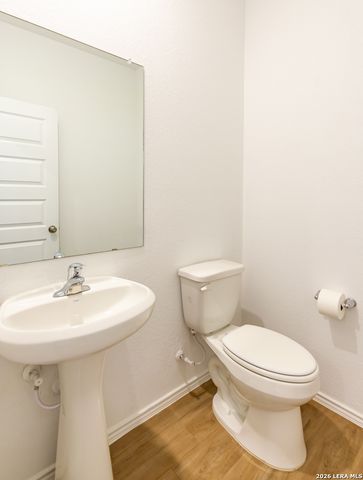 2512 Ayers, Seguin, TX 78155