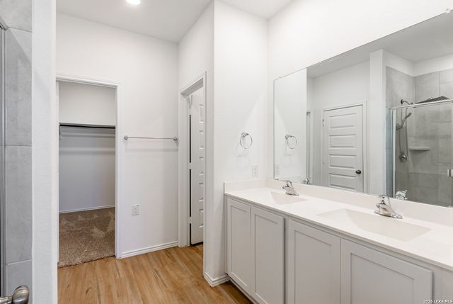 2512 Ayers, Seguin, TX 78155