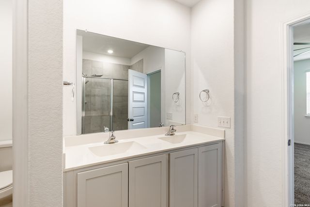 2512 Ayers, Seguin, TX 78155