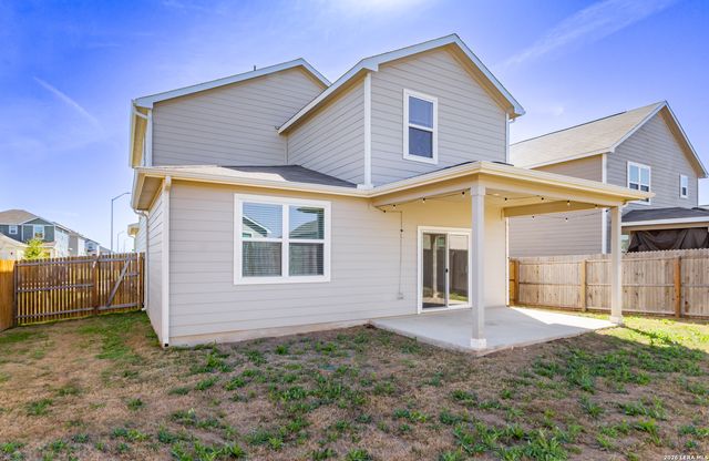 2512 Ayers, Seguin, TX 78155