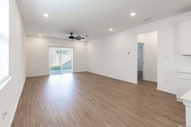 2512 Ayers, Seguin, TX 78155