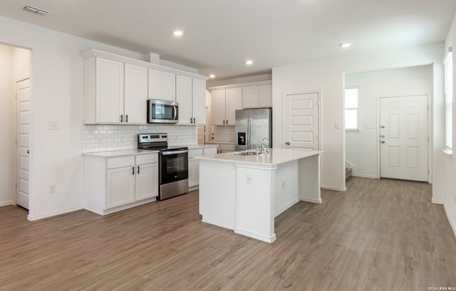 2512 Ayers, Seguin, TX 78155