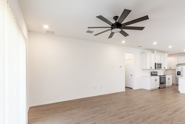 2512 Ayers, Seguin, TX 78155