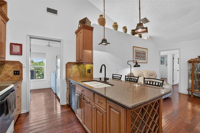 2010 RIVER PARK COURT, Valrico, FL 33596
