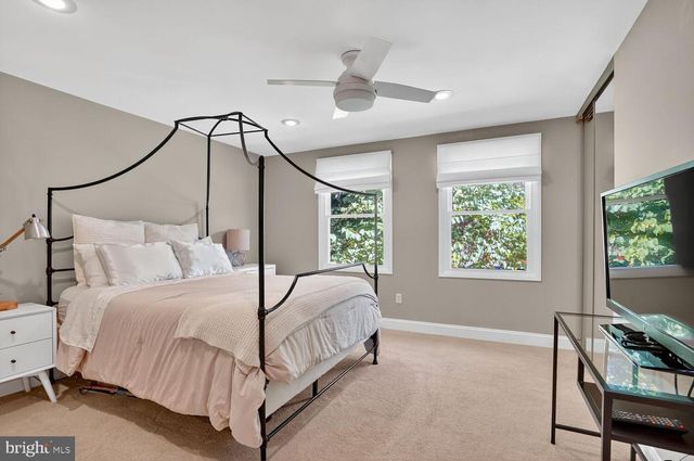 2922 BRIDGEHAMPTON CT, Falls Church, VA 22042