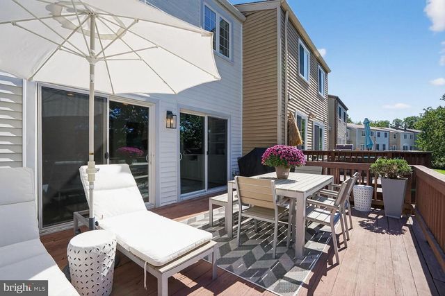 2922 BRIDGEHAMPTON CT, Falls Church, VA 22042