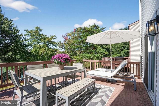 2922 BRIDGEHAMPTON CT, Falls Church, VA 22042