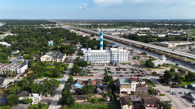 507 8th Street, Kemah, TX 77565